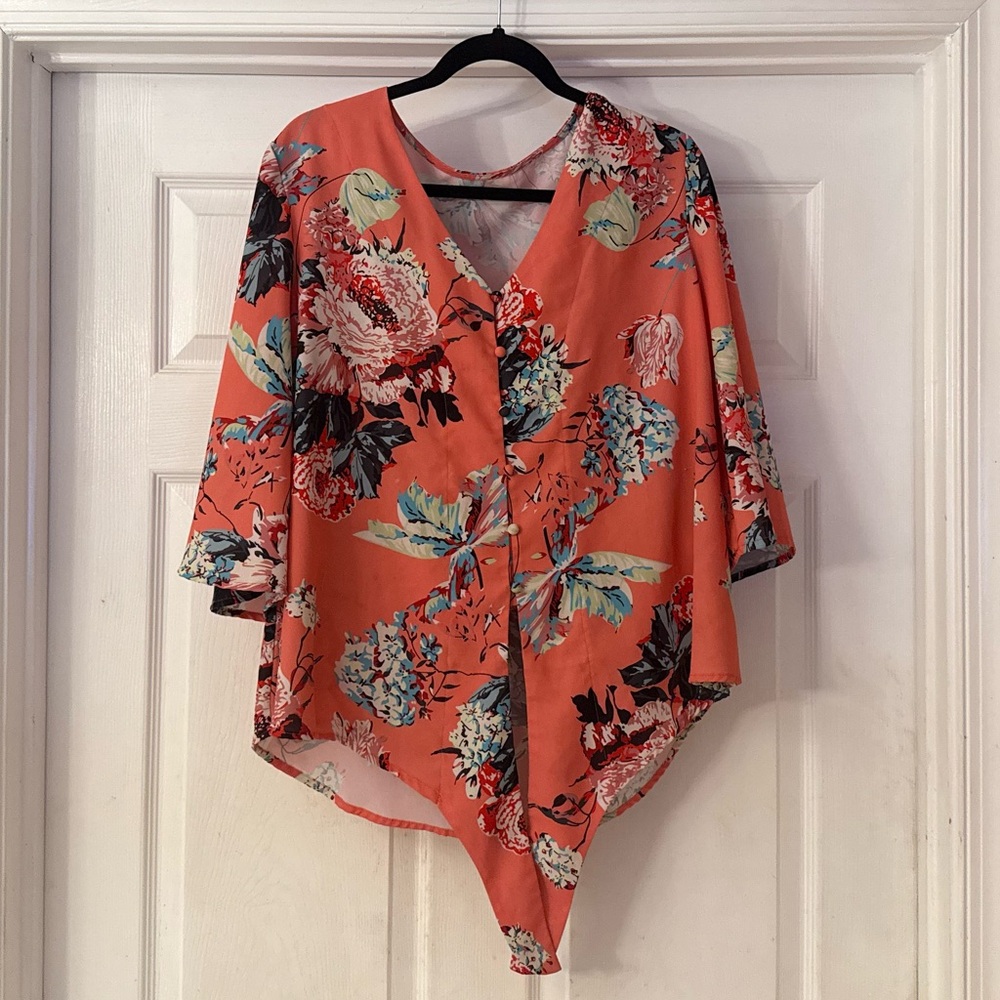 Floral Coral Women's Top size xl